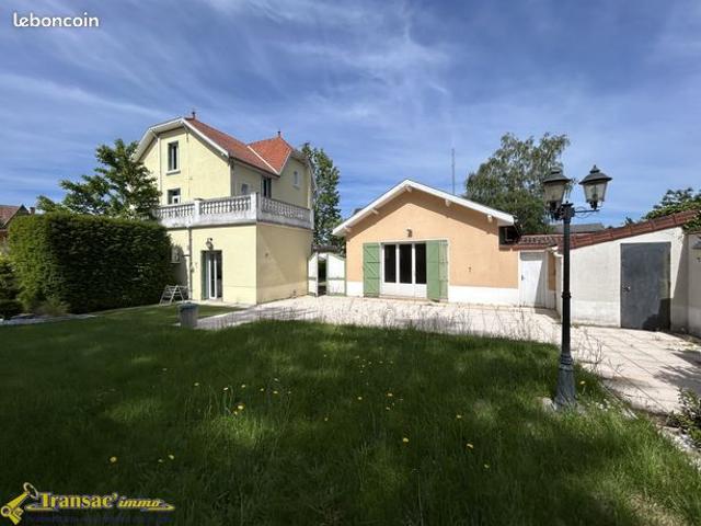 Maison 9 pièces 223 m²