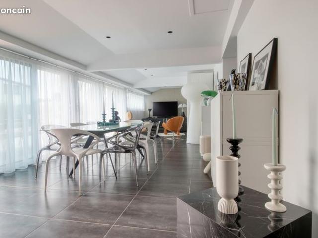 Maison 9 pièces 234 m²