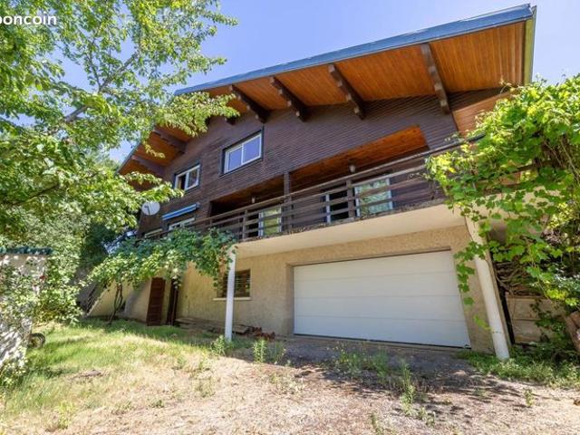 Maison 9 pièces 234 m²