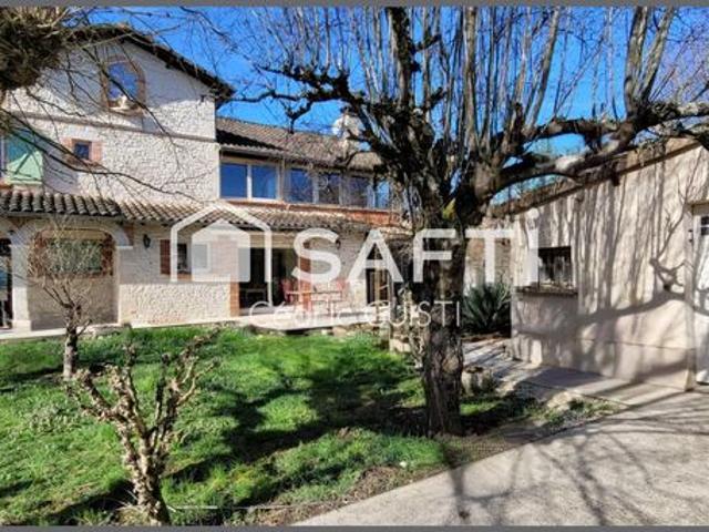 Maison 9 pièces 234 m²
