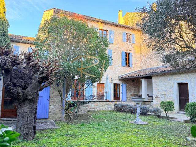 Maison 9 pièces 234 m²