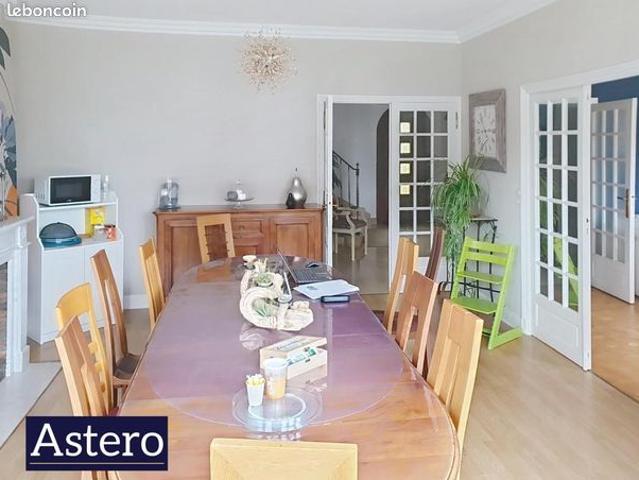 Maison 9 pièces 234 m²