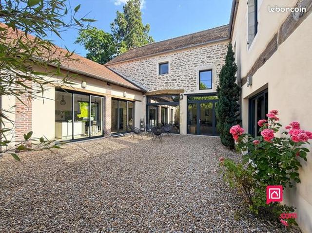 Maison 9 pièces 234 m²