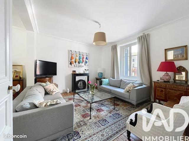 Maison 9 pièces 235 m²