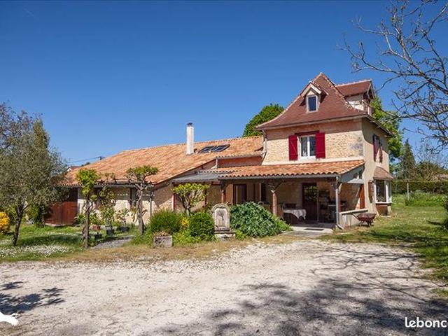 Maison 9 pièces 235 m²