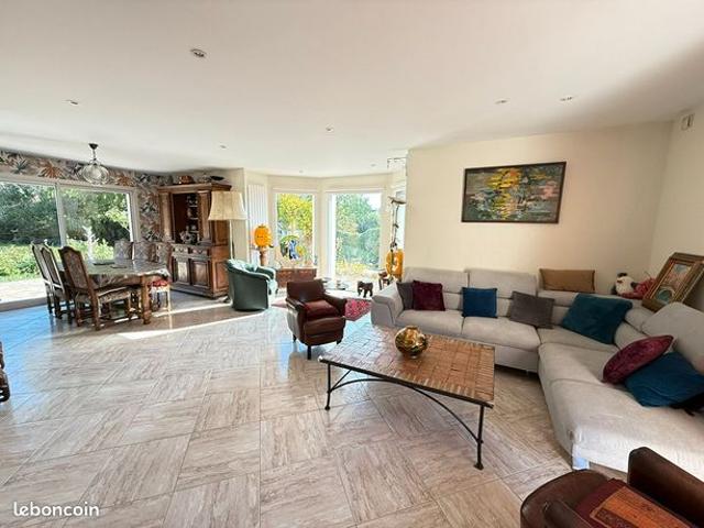 Maison 9 pièces 235 m²