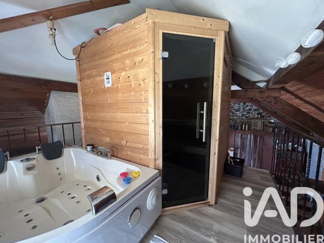 Maison 9 pièces 235 m²