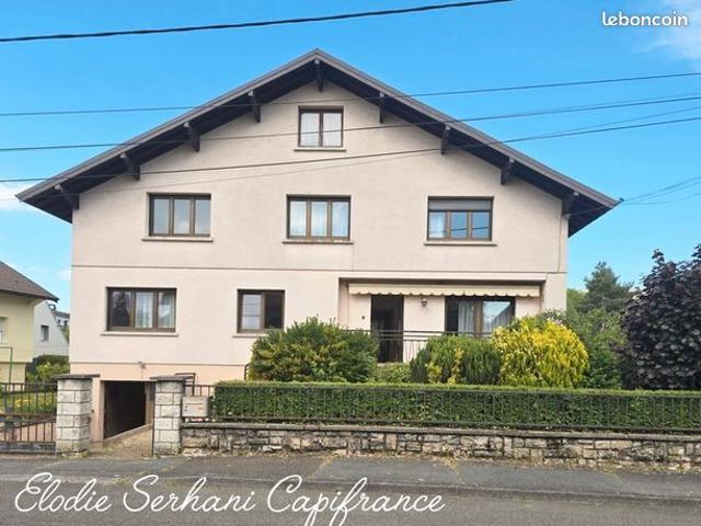 Maison 9 pièces 235 m²