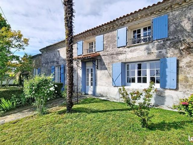 Maison 9 pièces 235 m²