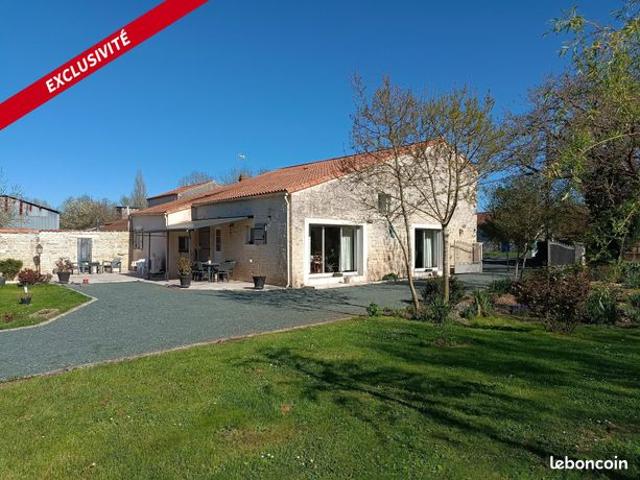 Maison 9 pièces 235 m²