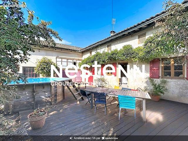 Maison 9 pièces 235 m²