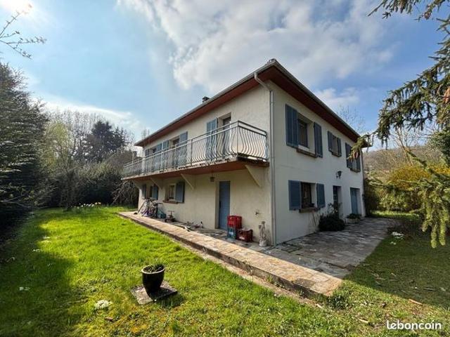 Maison 9 pièces 236 m²