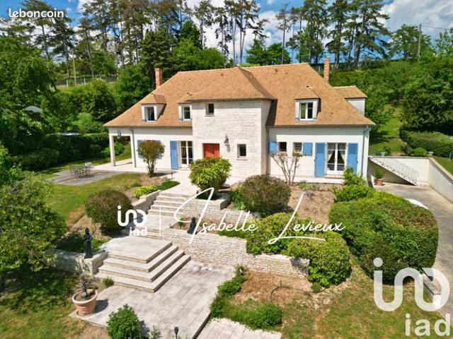Maison 9 pièces 236 m²