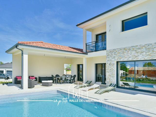 Maison 9 pièces 236 m²