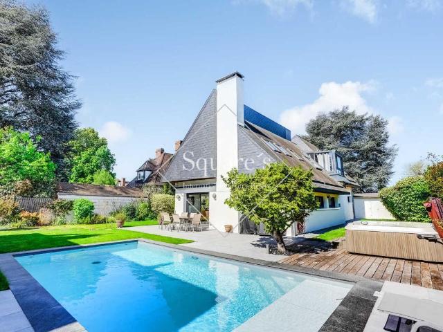 Maison 9 pièces 236 m²