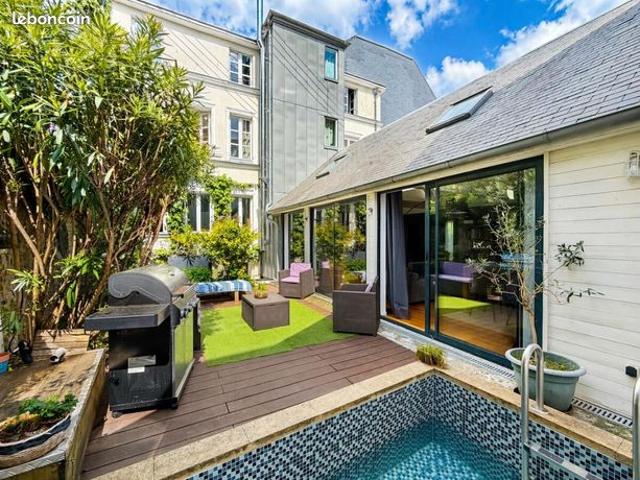 Maison 9 pièces 236 m²