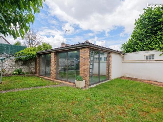 Maison 9 pièces 236 m²