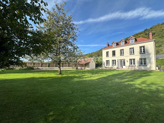 Maison 9 pièces 237 m²