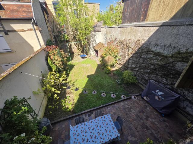 Maison 9 pièces 237 m²