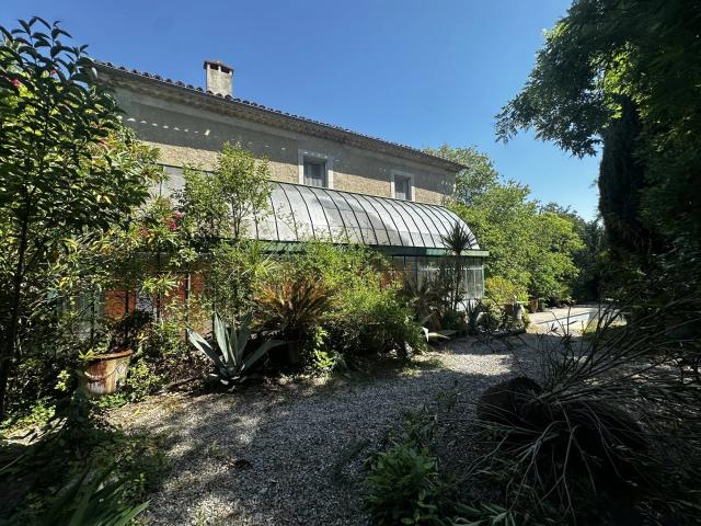 Maison 9 pièces 237 m²