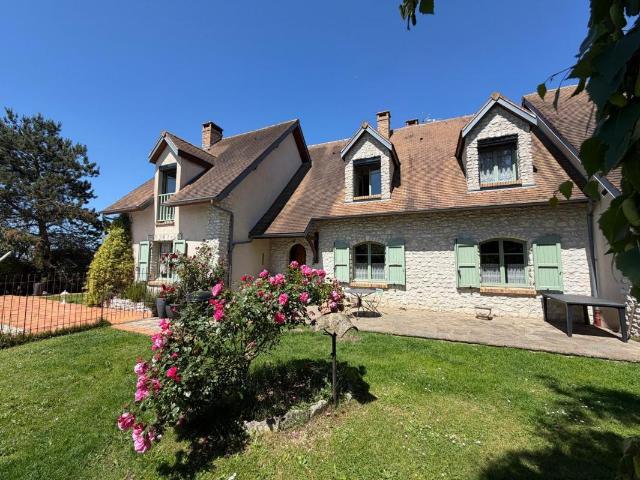 Maison 9 pièces 237 m²