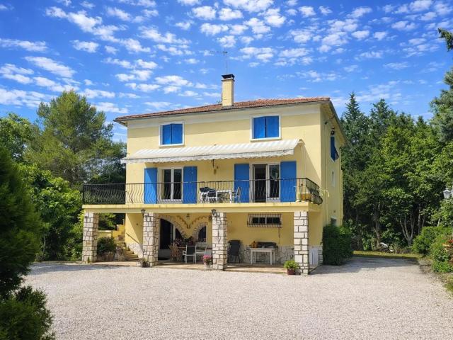 Maison 9 pièces 237 m²