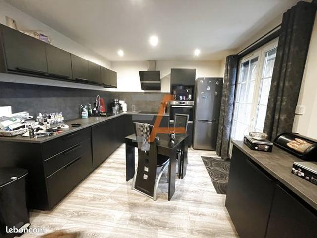 Maison 9 pièces 237 m²