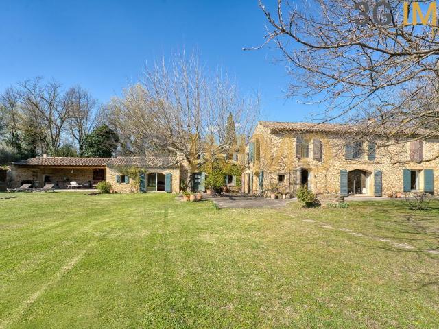 Maison 9 pièces 237 m²