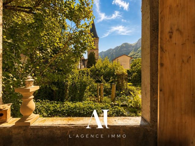 Maison 9 pièces 237 m²