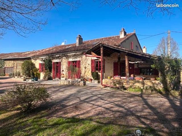 Maison 9 pièces 237 m²