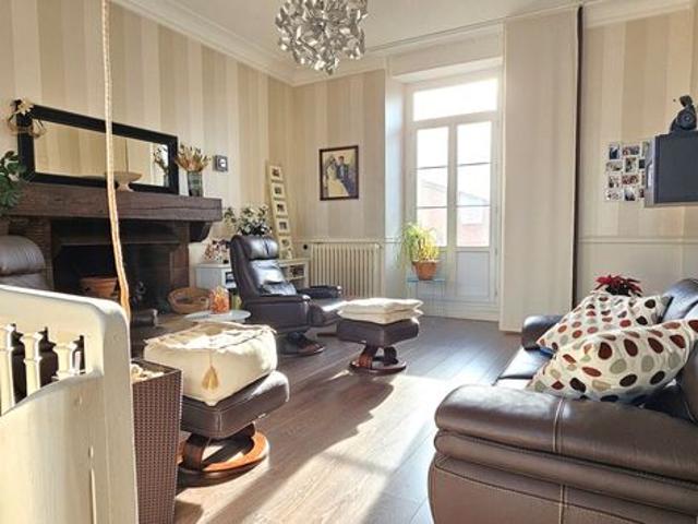 Maison 9 pièces 237 m²
