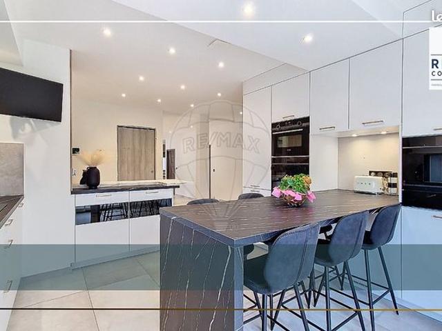 Maison 9 pièces 237 m²