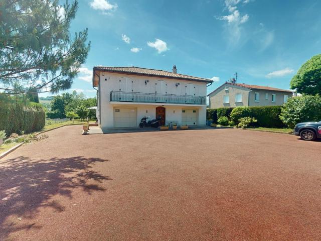 Maison 9 pièces 238 m²