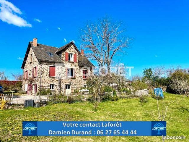 Maison 9 pièces 238 m²