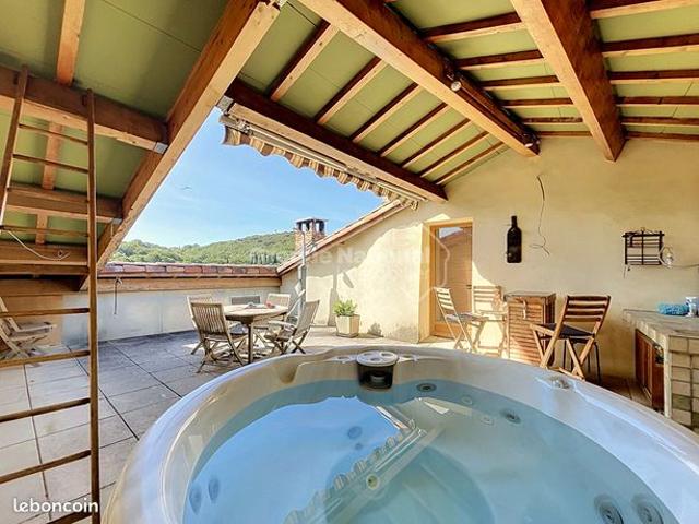 Maison 9 pièces 238 m²