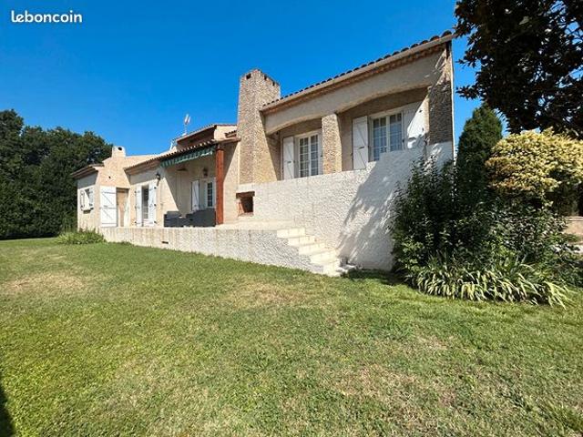 Maison 9 pièces 238 m²