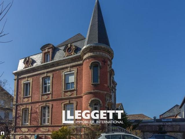 Maison 9 pièces 238 m²