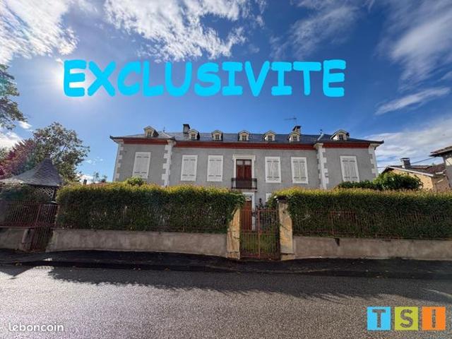 Maison 9 pièces 238 m²
