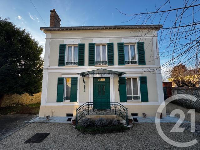 Maison 9 pièces 238 m²