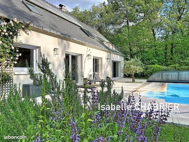 Maison 9 pièces 239 m²