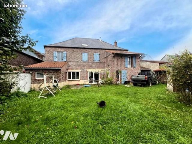Maison 9 pièces 239 m²