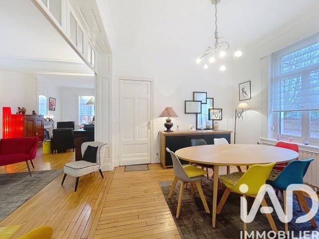 Maison 9 pièces 239 m²