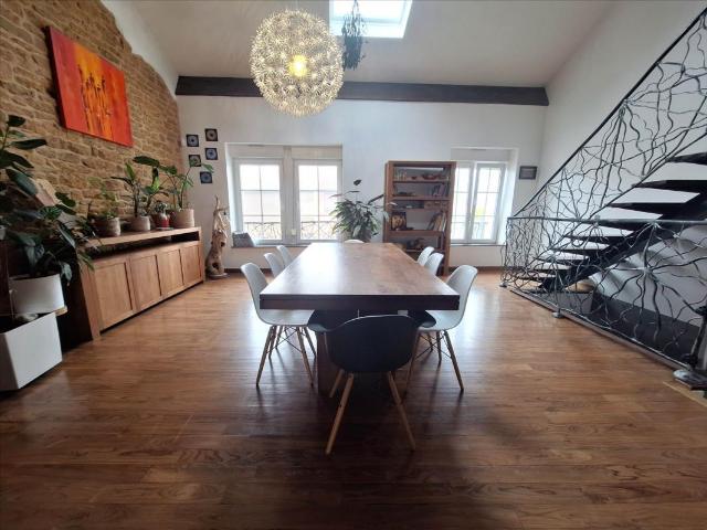 Maison 9 pièces 239 m²