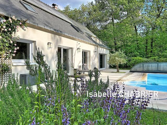 Maison 9 pièces 239 m²