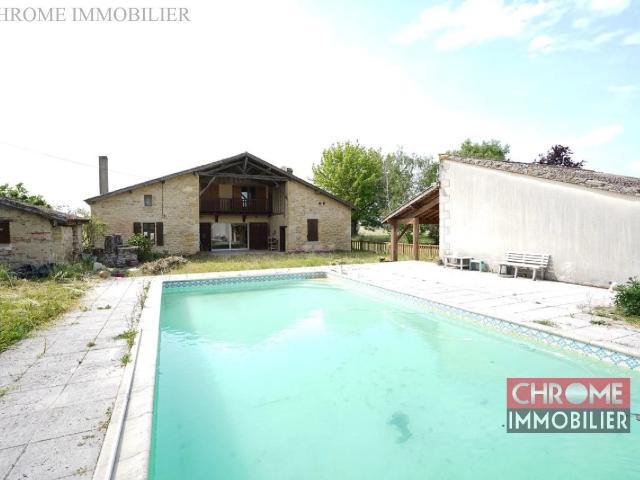 Maison 9 pièces 239 m²