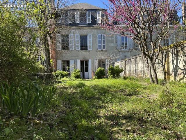 Maison 9 pièces 239 m²