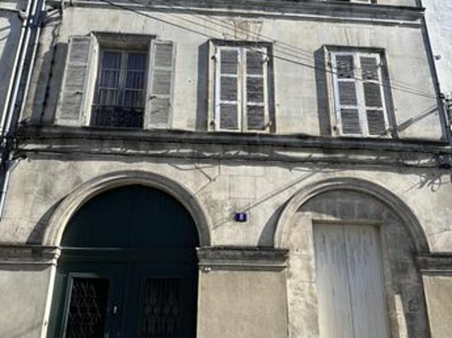 Maison 9 pièces 239 m²