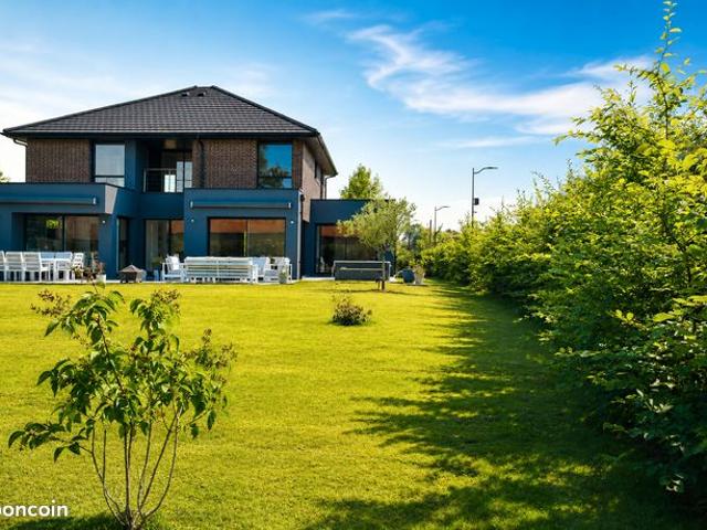 Maison 9 pièces 239 m²