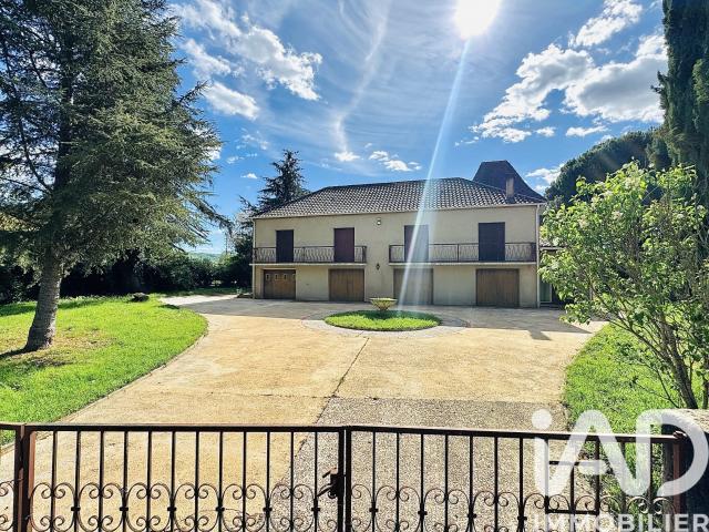Maison 9 pièces 230 m²
