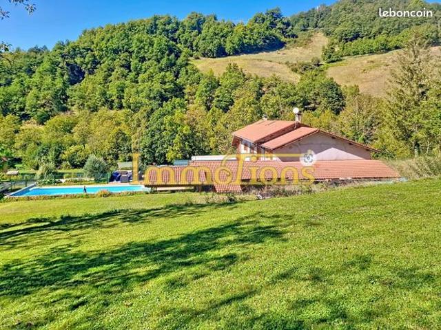 Maison 9 pièces 230 m²